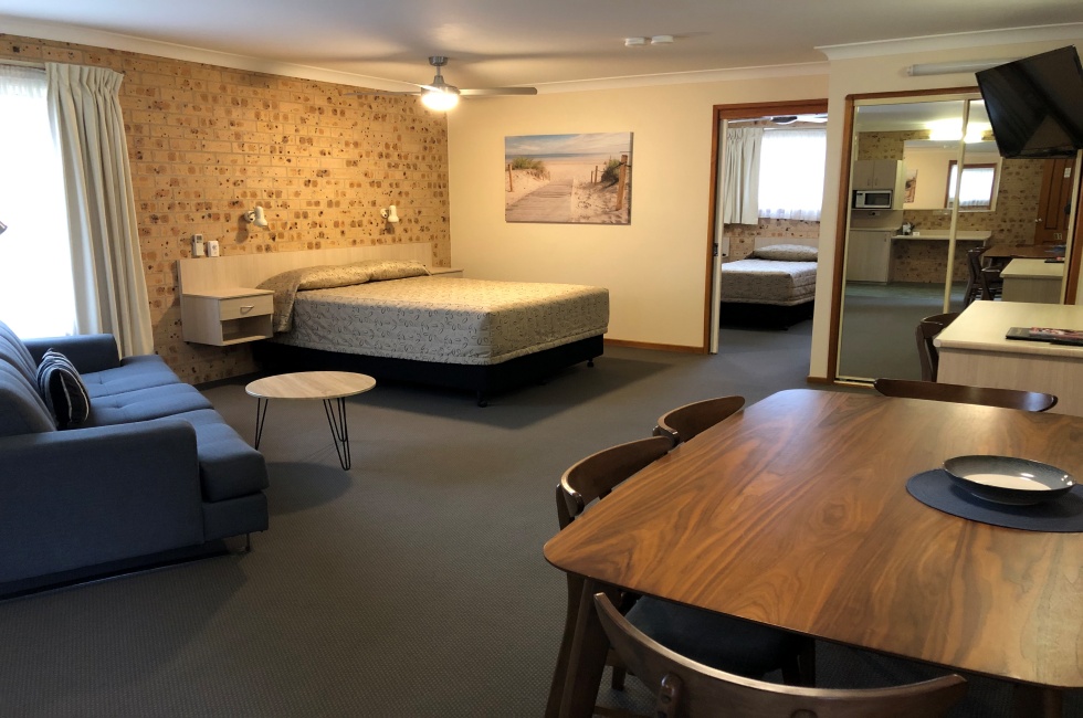 Cardiff Motor Inn features generous size rooms